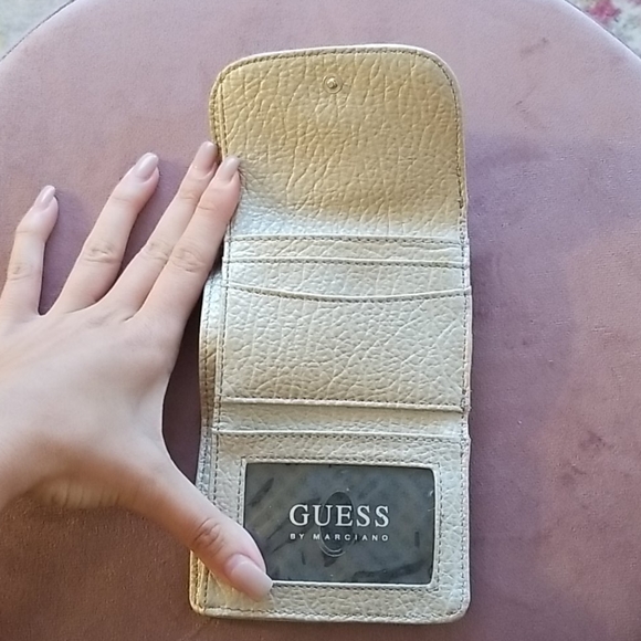 Guess Small Wallet - Picture 2 of 3